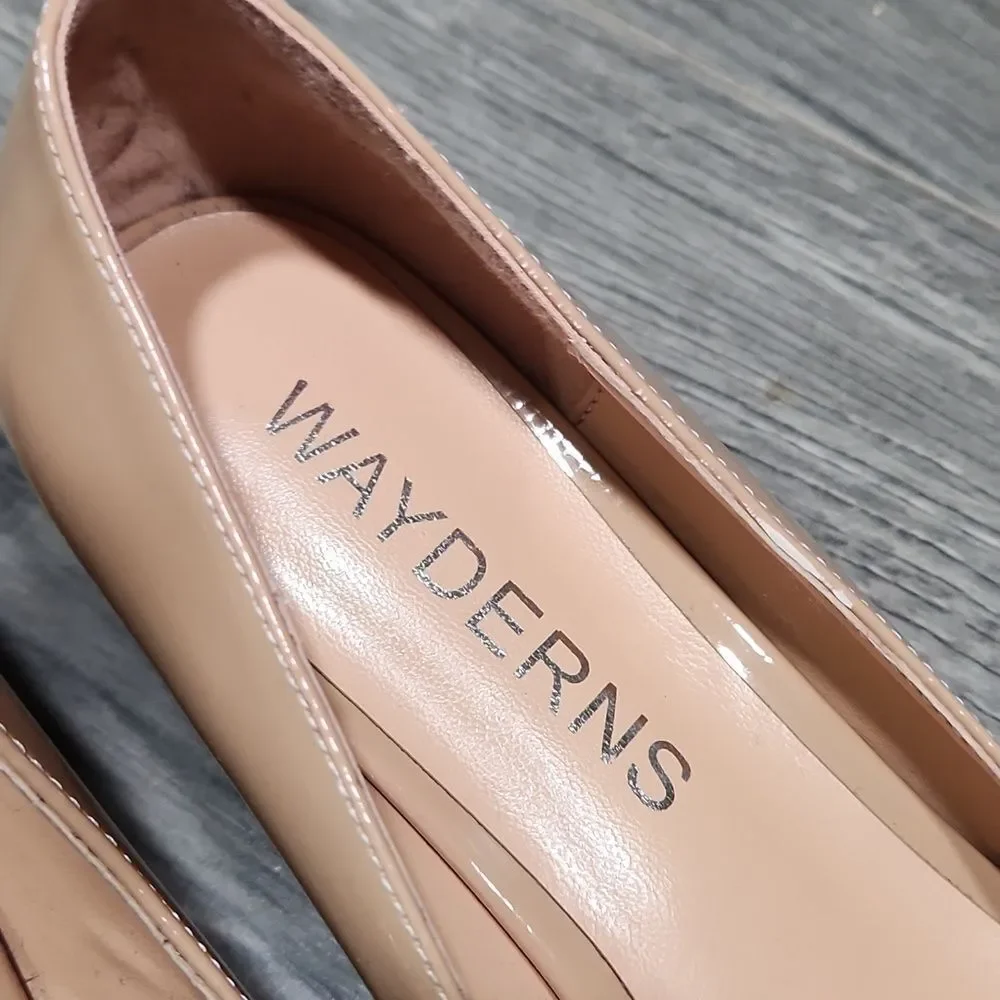 NWOT Patent Nude Gold Buckle Chunky Heels